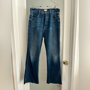 MOTHER jeans.  The Tripper Weekend Fray. Size 28.